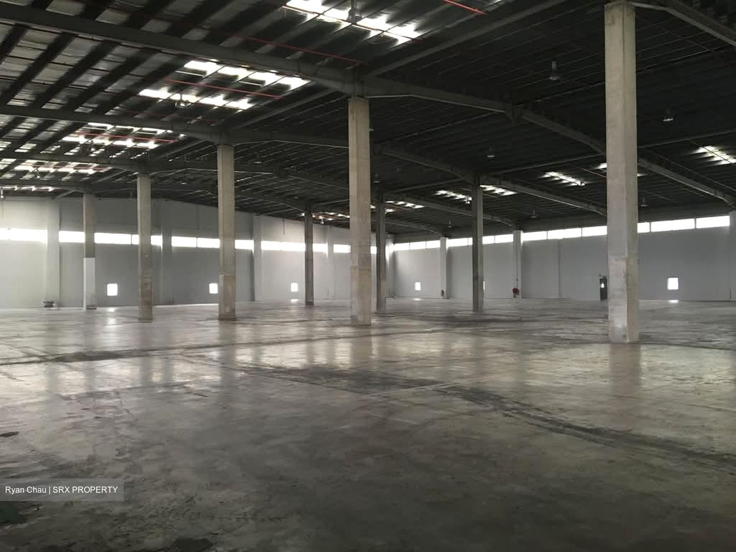 Ibm Place (D16), Warehouse #582815451